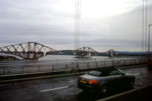 �o�X���猩��Forth Bridge