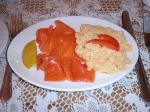 Scrambled Egg & Smoke Sarmon
